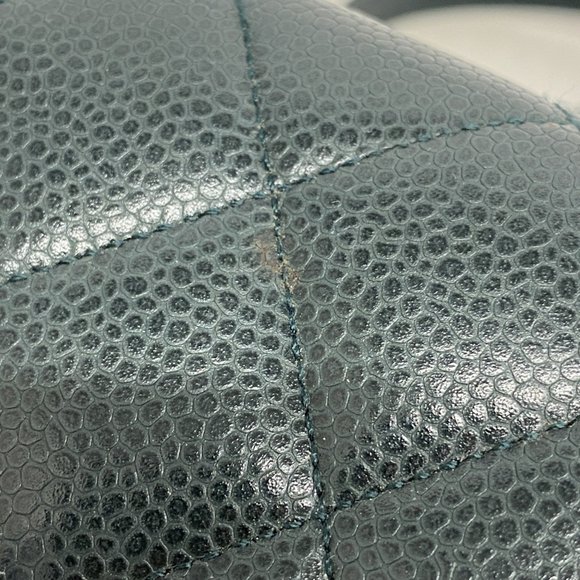 CHANEL Green Caviar Leather Shoulder Bag - Picture 10 of 13